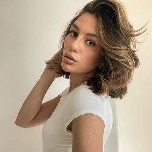 Meet your Posher, Selin